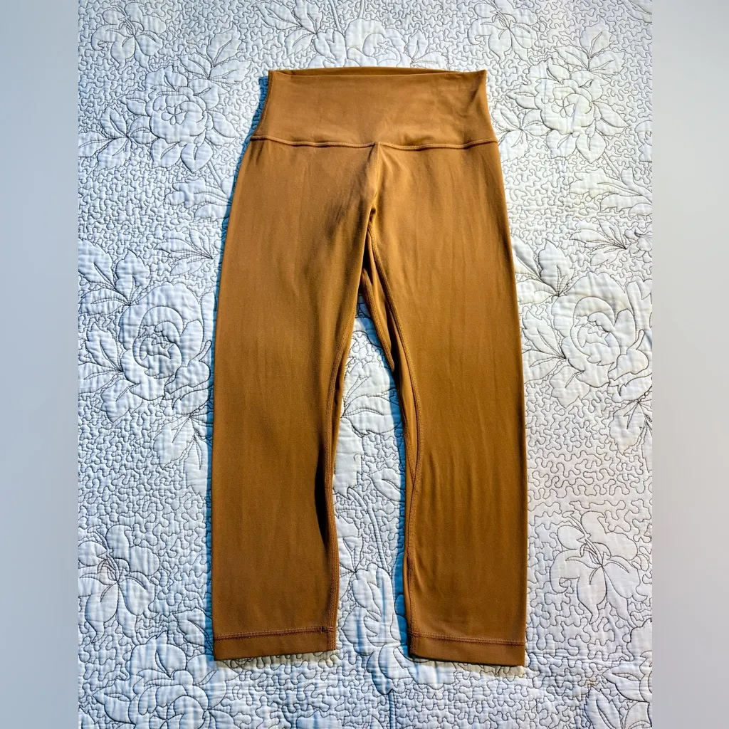 Lululemon Align High-Rise Crop 21"
Copper Brown Size 6🧡 - Image 10