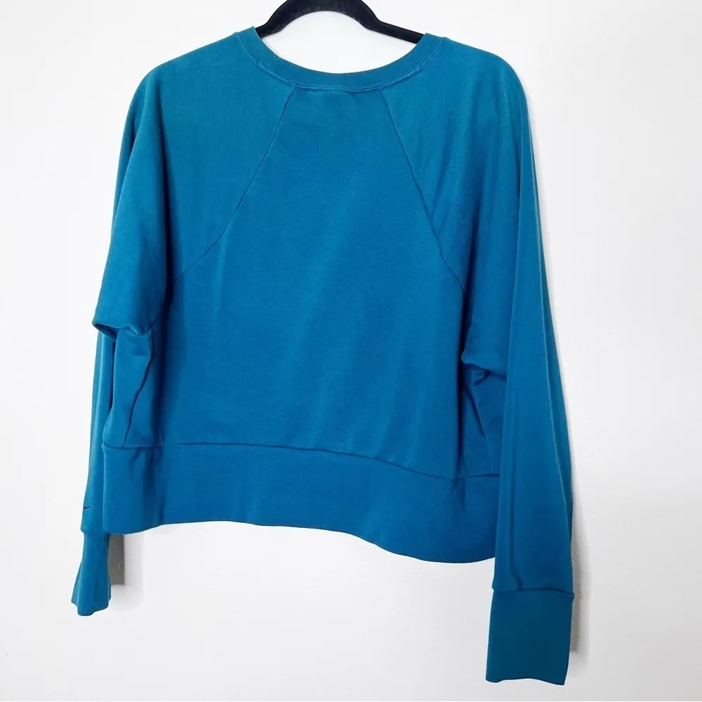 Nike Get Fit Lux Crew Neck Crop Sweatshirt Size Large Teal Green Blue Women’s - Image 2