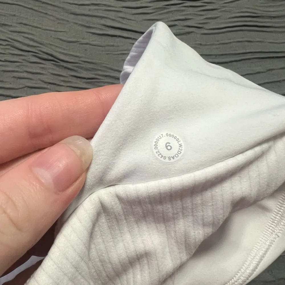 White Lululemon sports bra - Image 5