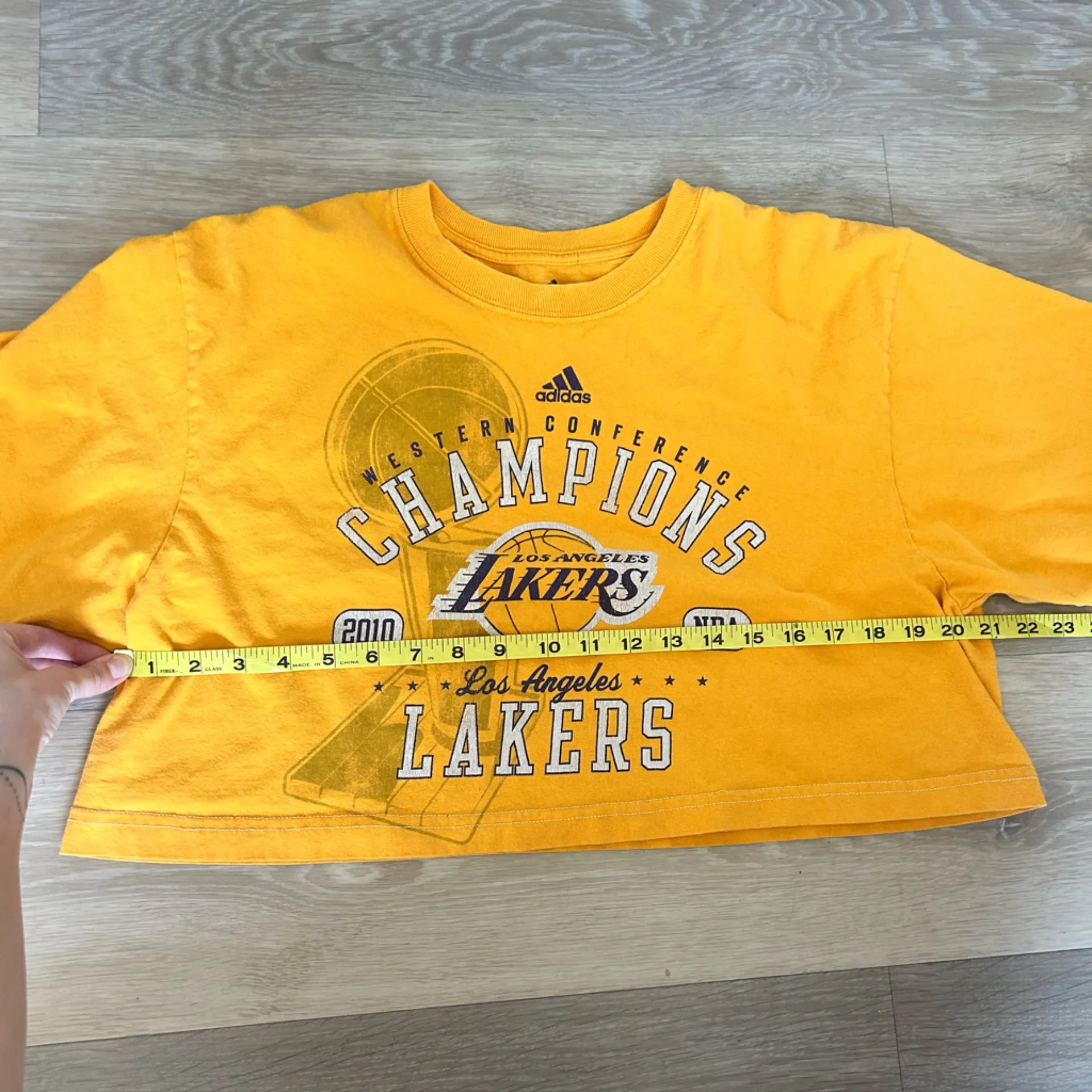 Adidas Los Angeles Lakers 2010 Champions Cropped Tee - Image 3