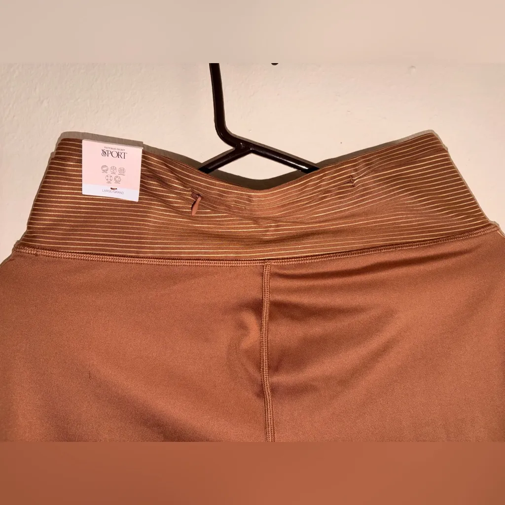 Victoria Secret Essential Shine Pocket Leggings NWT - Image 5