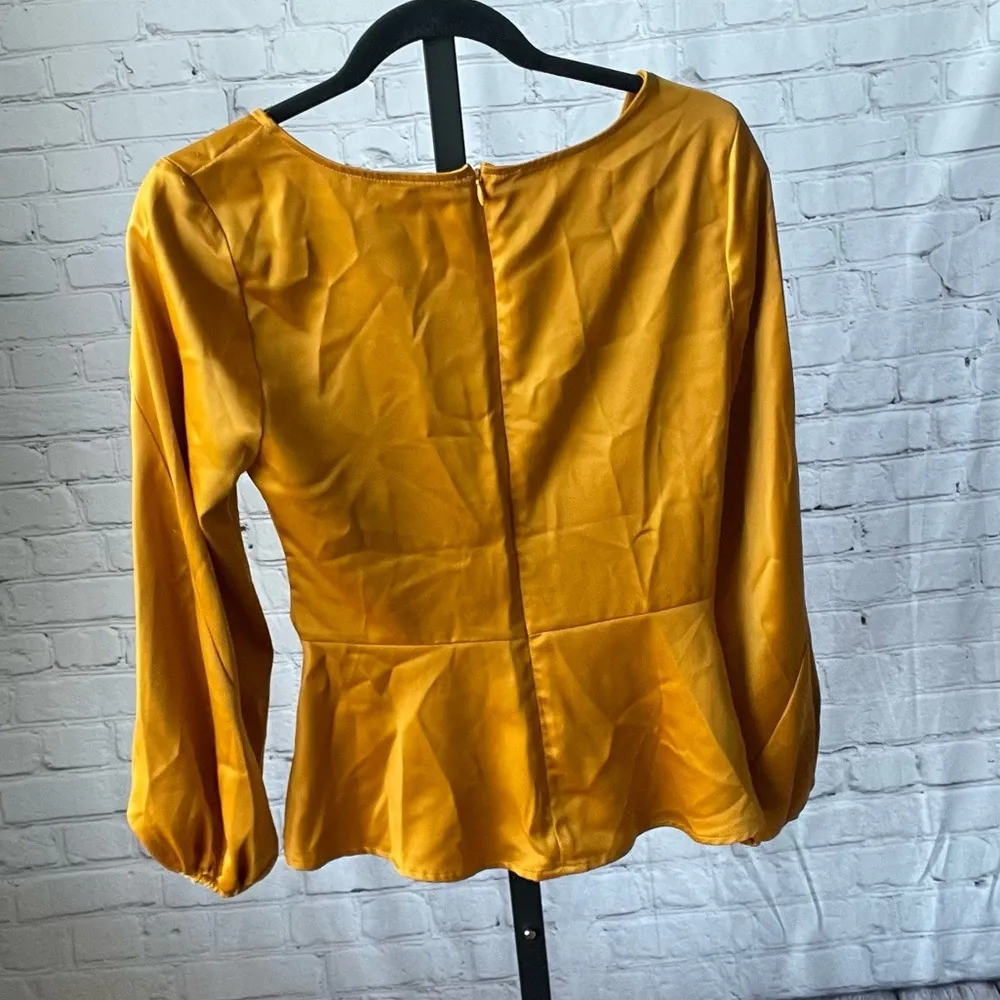 Marc New York Golden Yellow Silky Satin Ruched Stretchy Blouse Size Small - Image 2