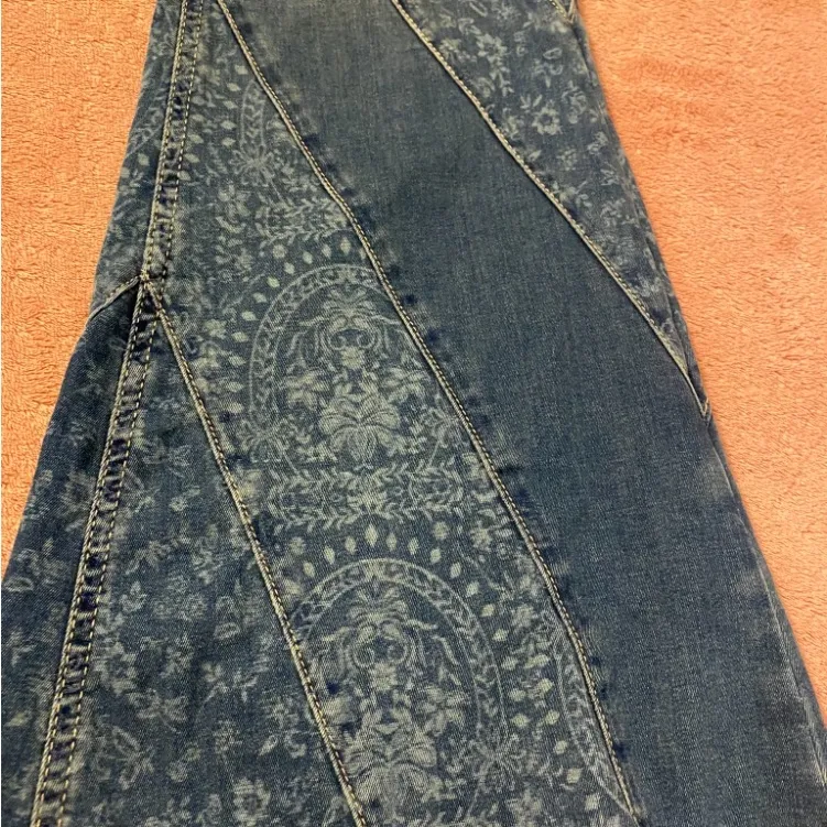 We The Free Mermaid Mid Rise Flare Jeans. Size 26 - Image 7