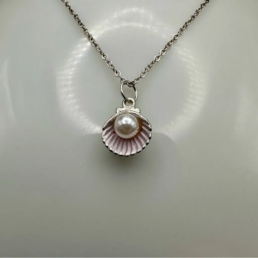 Elegant Silver and Pink Shell Jewelry Set - Image 3