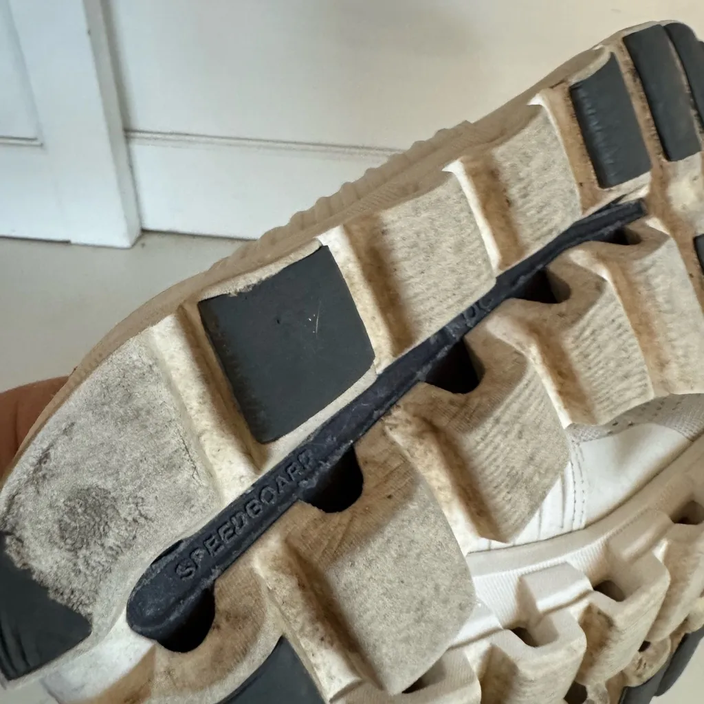 On women’s white CloudSwift running shoes size 10 - Image 11