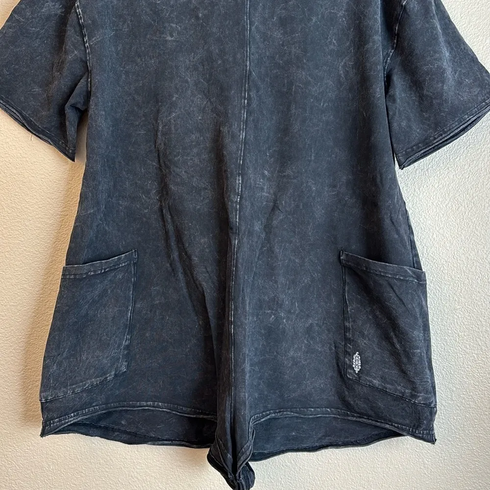 NEW! $60 FREE PEOPLE Movement Size M HOT SHOT TEE ROMPER ONESIE Washed Black - Image 7