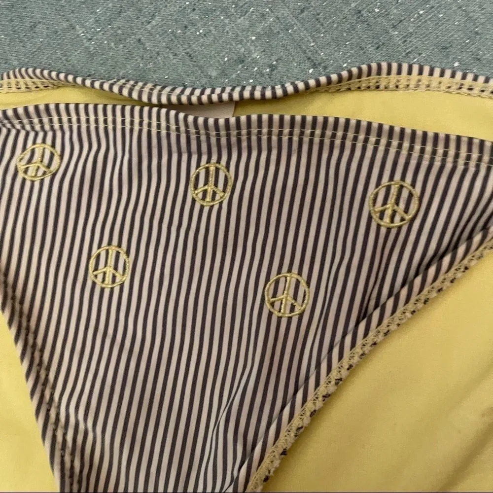 Xhilaration Bikini Bottom Peace Signs - Image 3