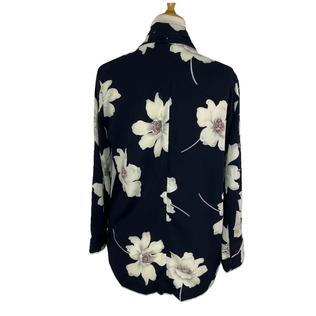 Sienna Sky Sz Medium Light Weight Open Front Blazer Jacket Navy and White Floral - Image 4