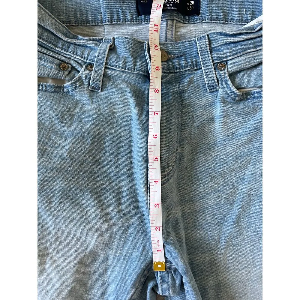 Hollister Taper Epic Flex Light Wash Women Jeans Tagged 26 x 30 Actual 28 X 28 - Image 8