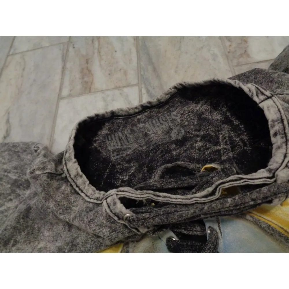 Guns & Roses women's small black/gray top - Image 3