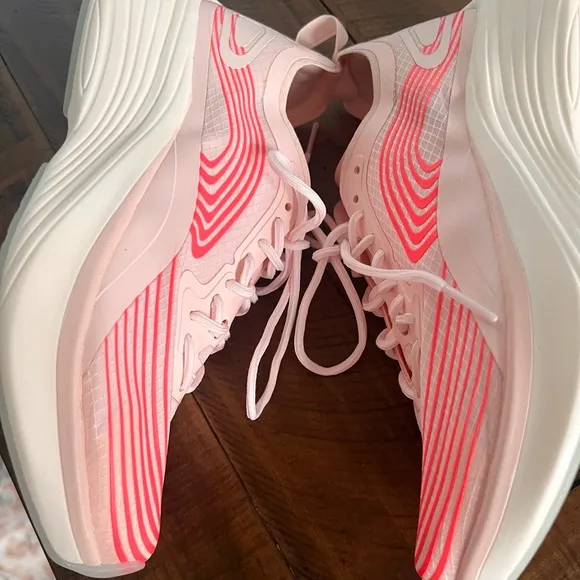 Excellent condition APL Pink Streamline sneakers - Image 2