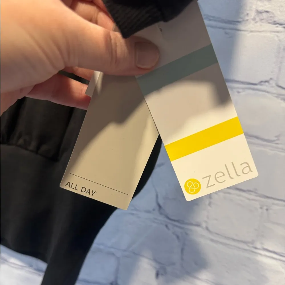 Zella Women's Sweatshirt Size Small Black short sleeve waist band NWT - Image 7