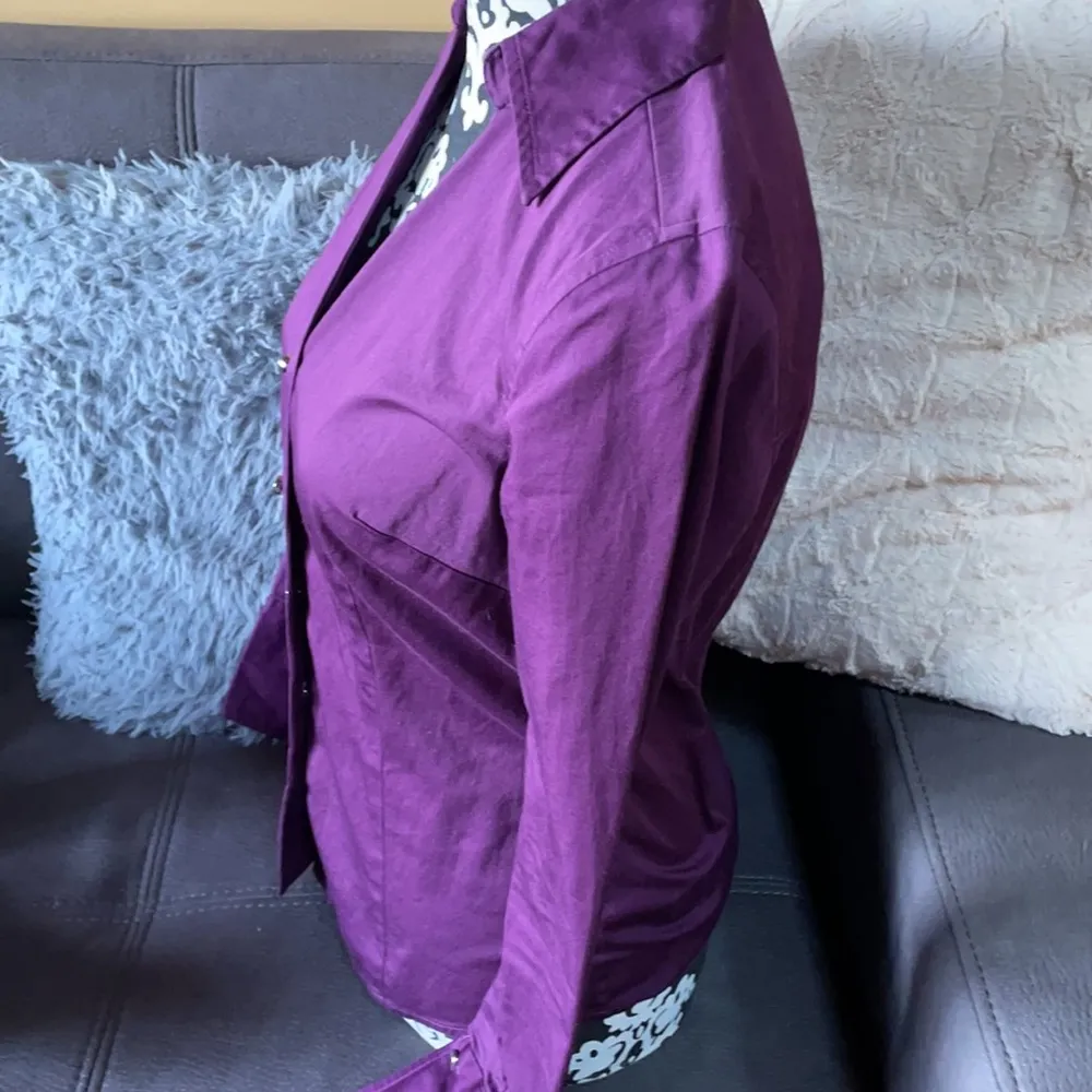 ANN TAYLOR Purple Button Down Shirt Size 4 - Image 4