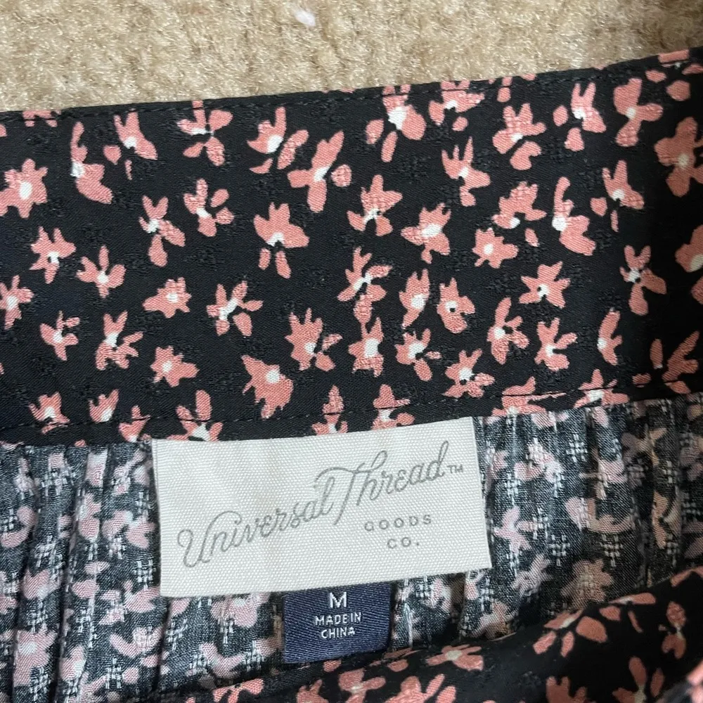 Universal Threads Universal Thread square cut floral blouse - Image 2