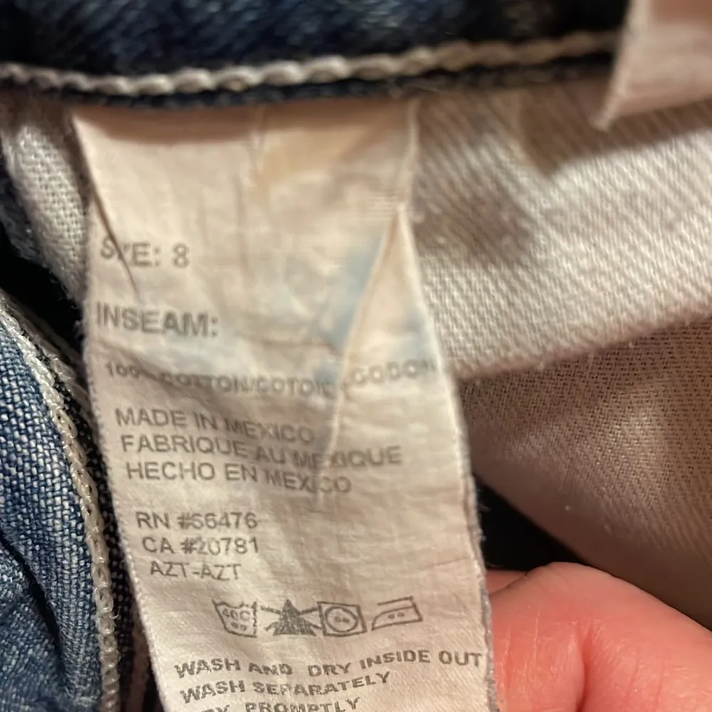 Tommy Hilfiger denim blue Jean carpenter style shorts size 8 - Image 4