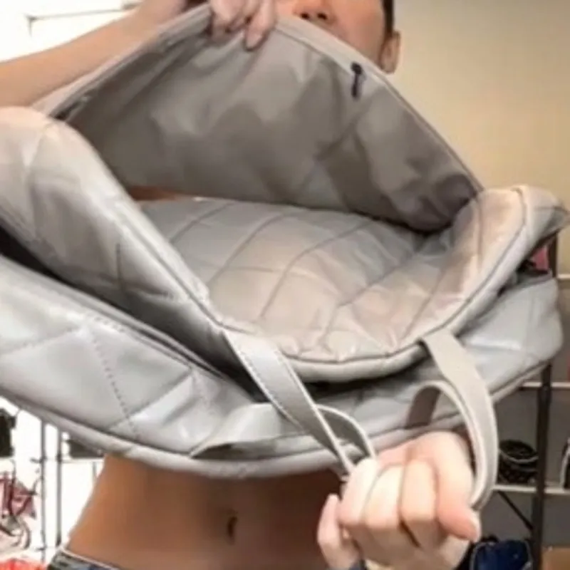 Gilda Paris Weekender Bag Taupe Quilted Travel Tote New With Tags Tan - Image 8