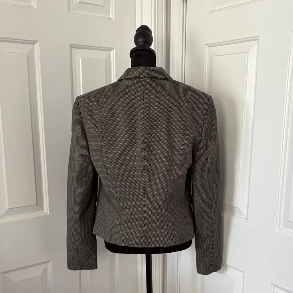 Dress Barn Travis Ayer’s Boxy Cropped Blazer - Image 4