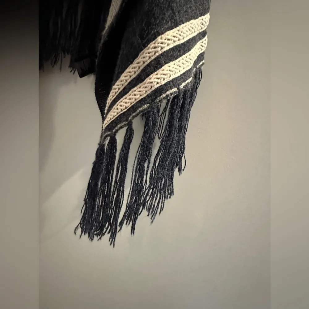 Anthropologie Paper Crane reversible fringed tassle sleeveless cardigan … - Image 6