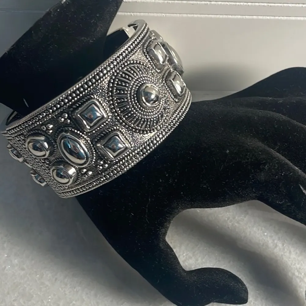 True bracelet silver tone cuff Celtic Wonder Woman fashion jewelry Gray - Image 5