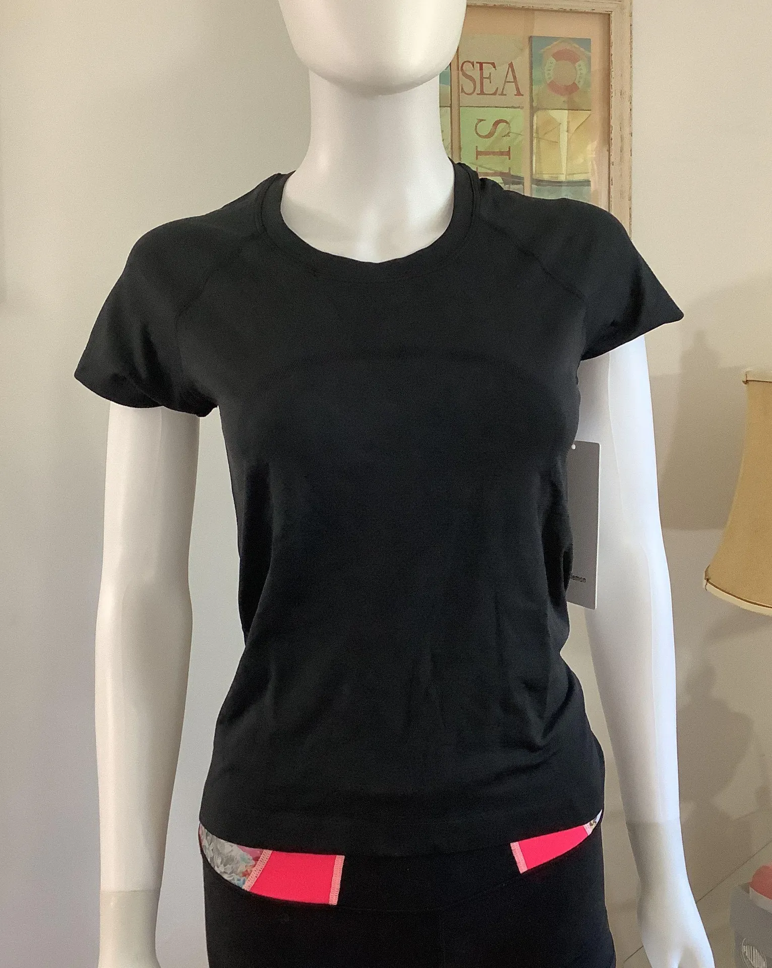 Lululemon Swiftly Tech Short Sleeve 2.0  8 - Image 5