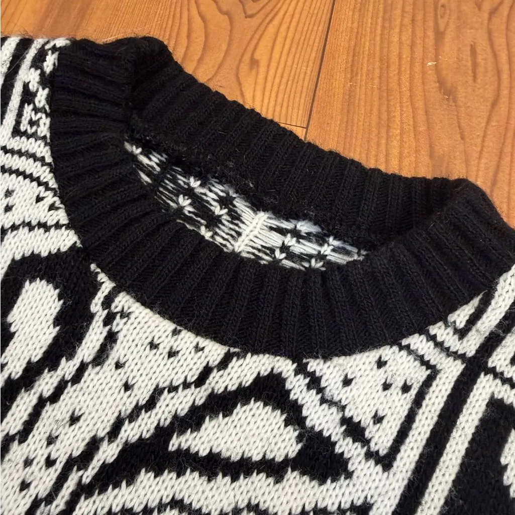 Retro 80s 90s Crewneck Long Sleeve Women’s Floral Pane Black White Bold Sweater Size L - Image 4