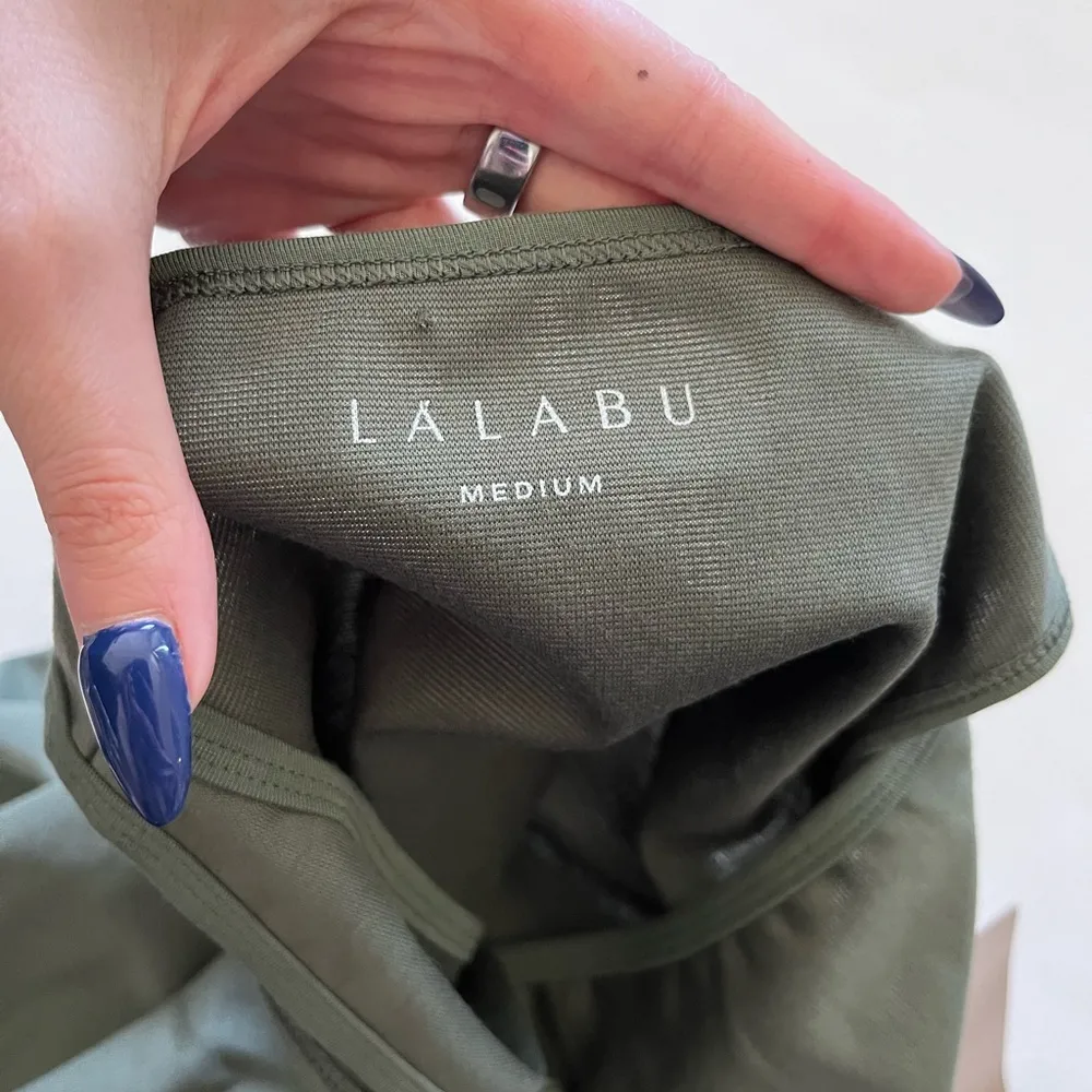 Lalabu Soothe Shirt Nursing Baby Wearing Pouch Top Shirt Green NEW NWT Medium Size undefined - Image 6