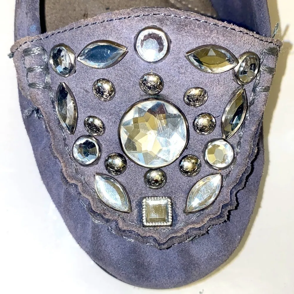 Aerosoles gray/ blue 💯 suede flat/ loafers with stones. Padded insole. Size 8. - Image 2