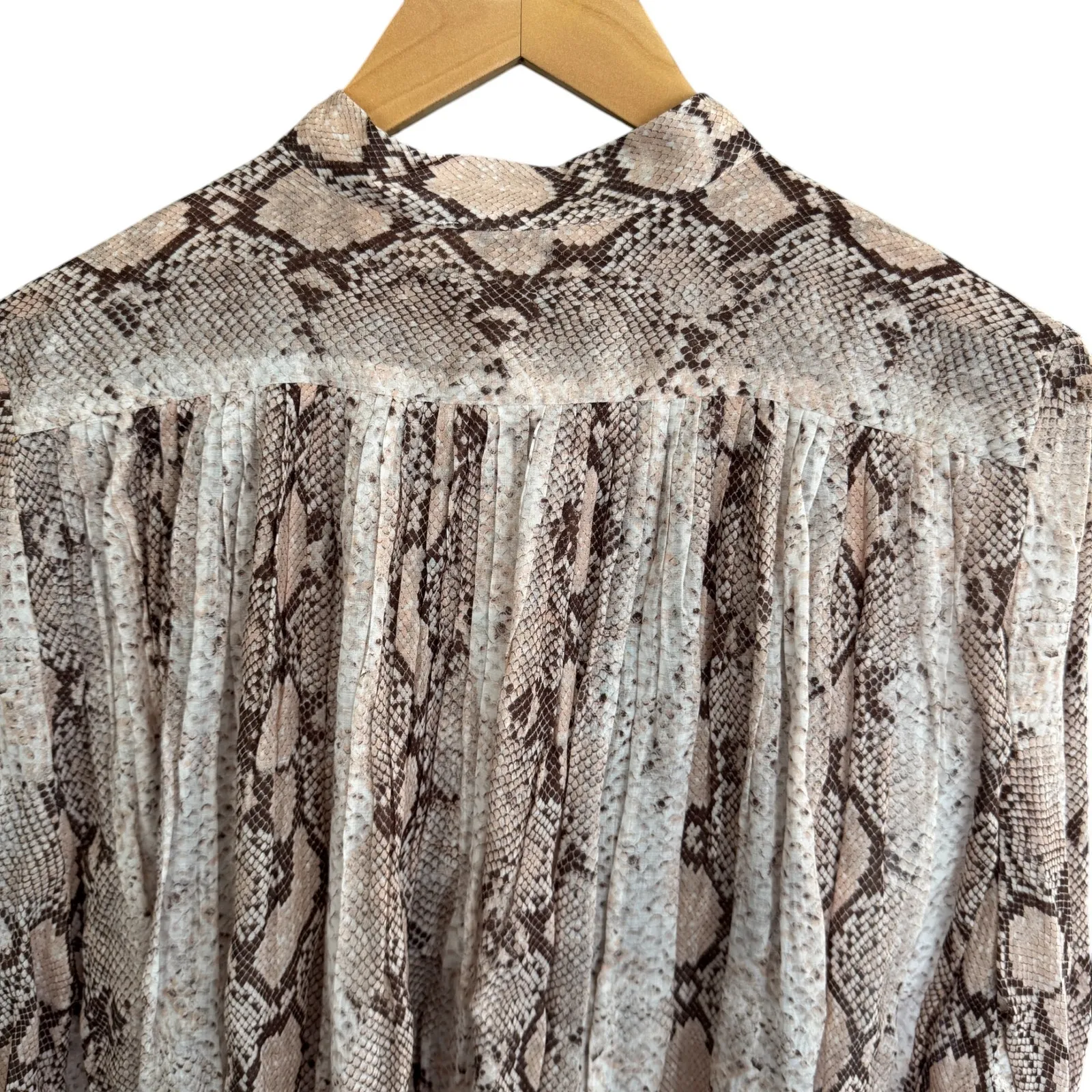 Zimmermann Bellitude Ramie‎ Batwing Sleeve Blouse Snake-Print - Image 7