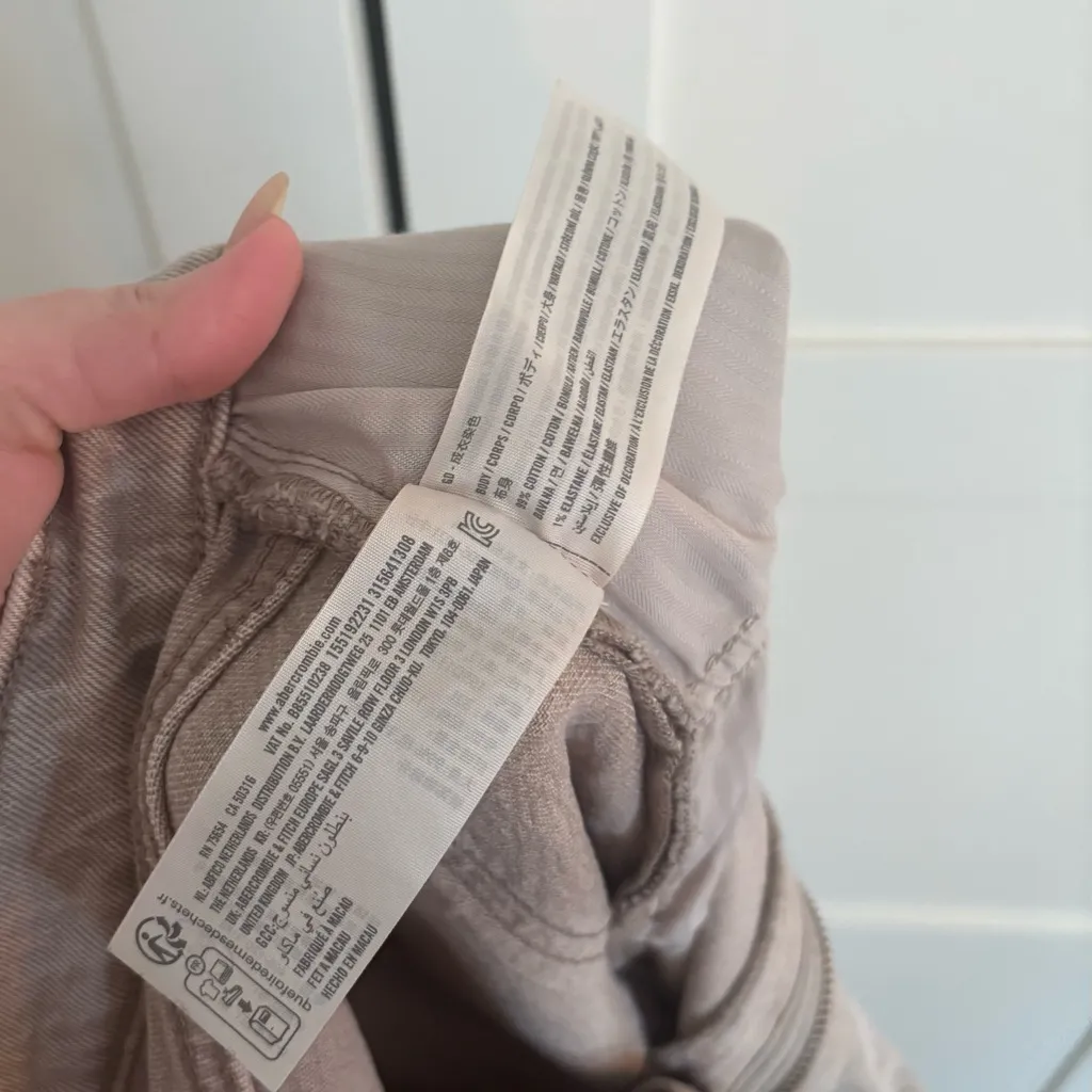 Abercrombie & Fitch Women's 90's Straight Jeans in Beige Size 14L Curve Love - Image 4