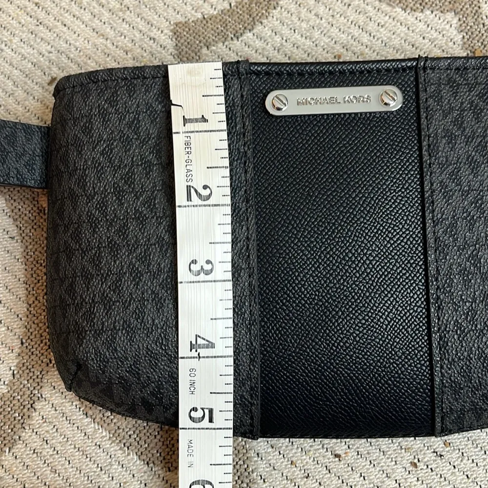 Michael Michael Kors Women's Silver Jet Set Fanny Pack Belt Bag, L/XL - Image 10