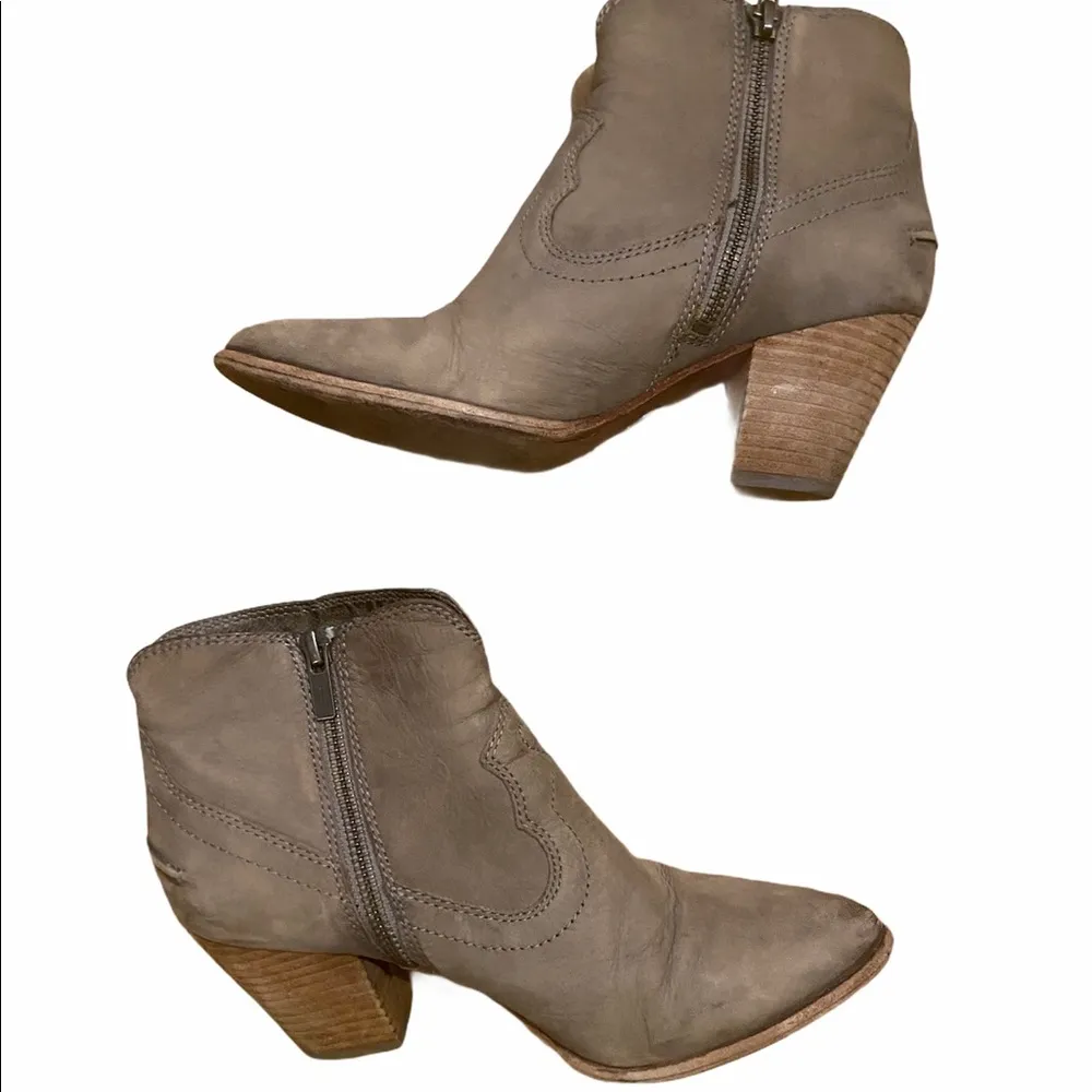 Frye Renee Seam tan 7 short boots. - Image 4