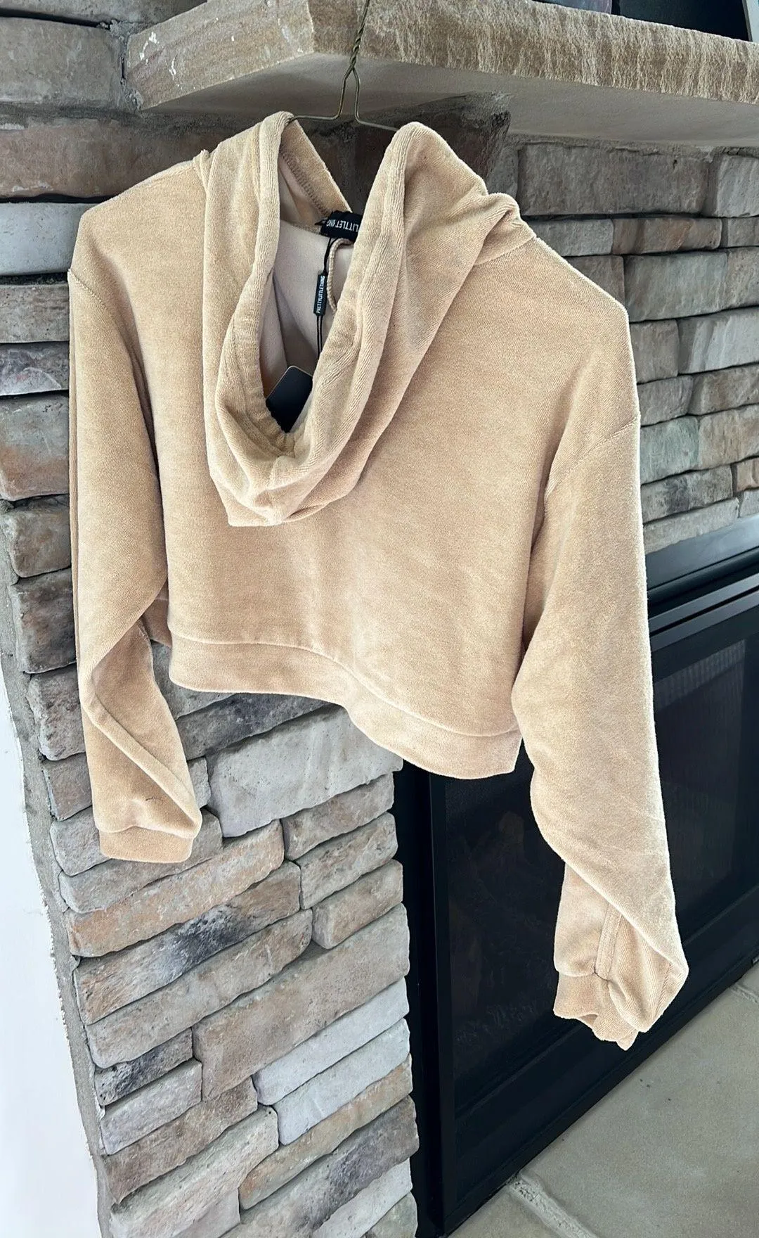 Prettylittlething Cropped Hoodie  - Image 2