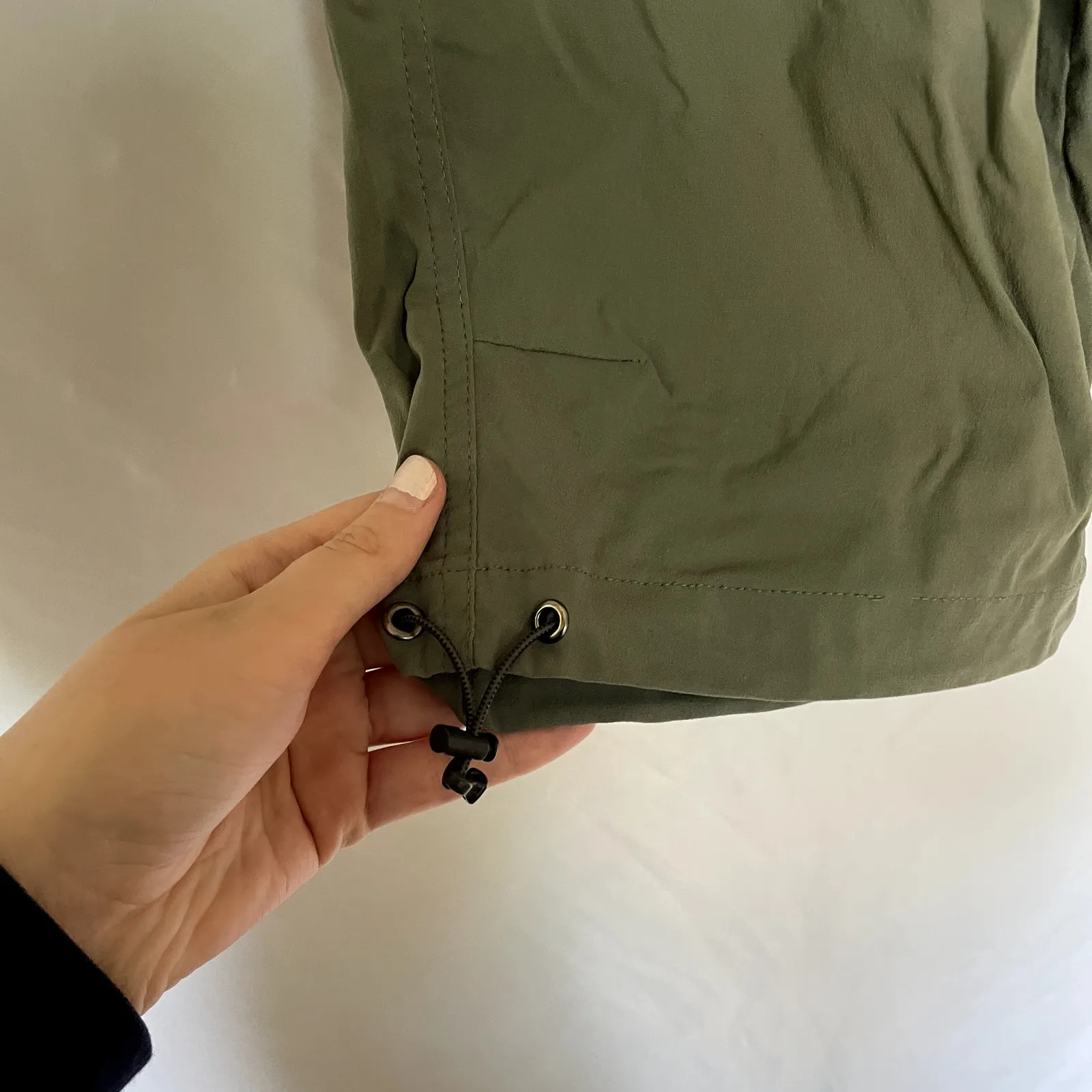 Columbia camo green cropped pants omni-shield advanced repellancy women's 20W - Image 4