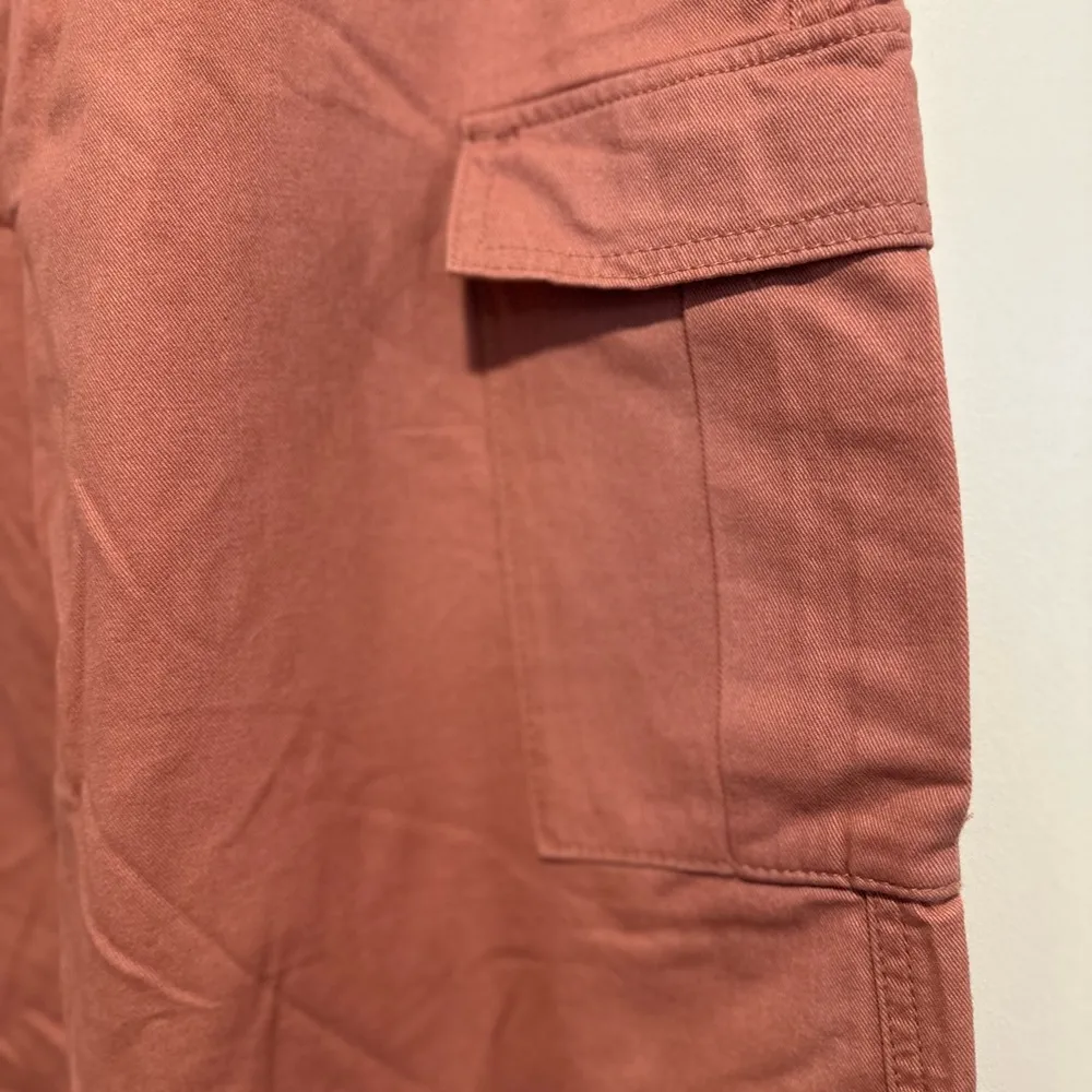 NWOT Forever 21 Dusty Rose/rust brown/ coral/orange color. Flare Fit Cargos. - Image 9