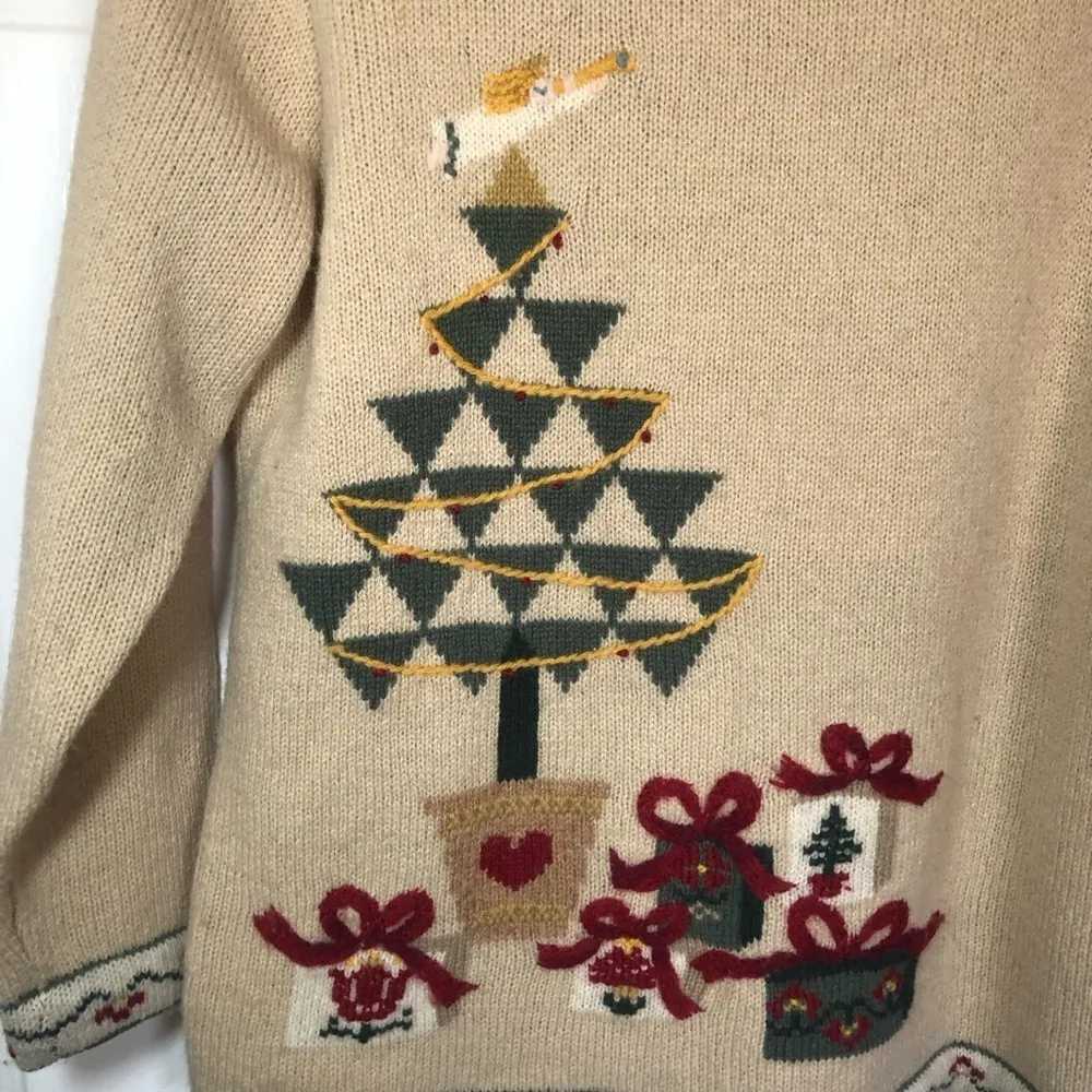 Vintage Woolrich Embroidered Christmas Tree Sweater Size S - Image 2