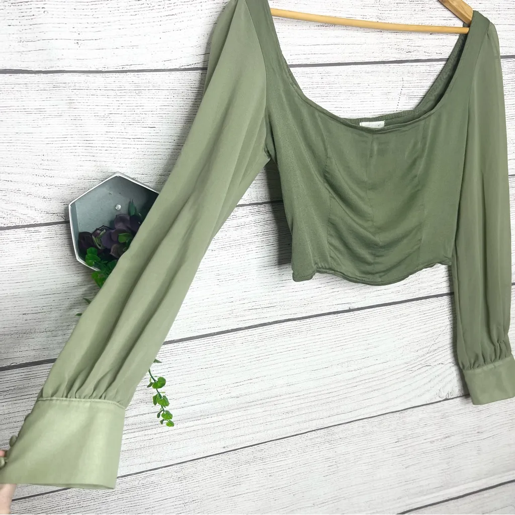 Urban Outfitters Green Sheer Long Sleeve Peasant Crop Top Size Large Bridgerton - Image 2