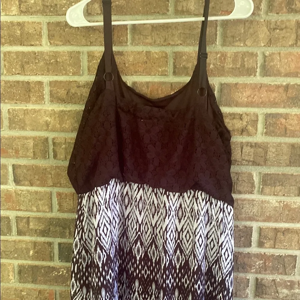 Elegant Black and White Maxi Dress - Image 2