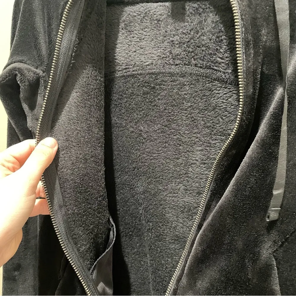 Athleta Triumph Hoodie Double Cozy Karma Fleece Athleisure Black Size XXS - Image 10