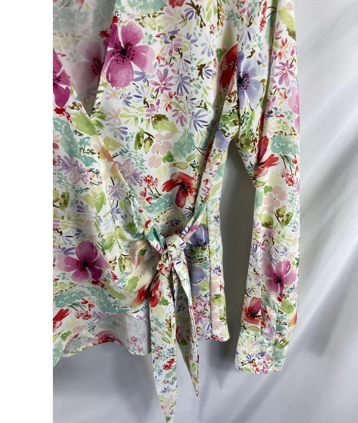 Rachel Zoe Floral Long Sleeve Tie Front Wrap Blouse Size Small - Image 2