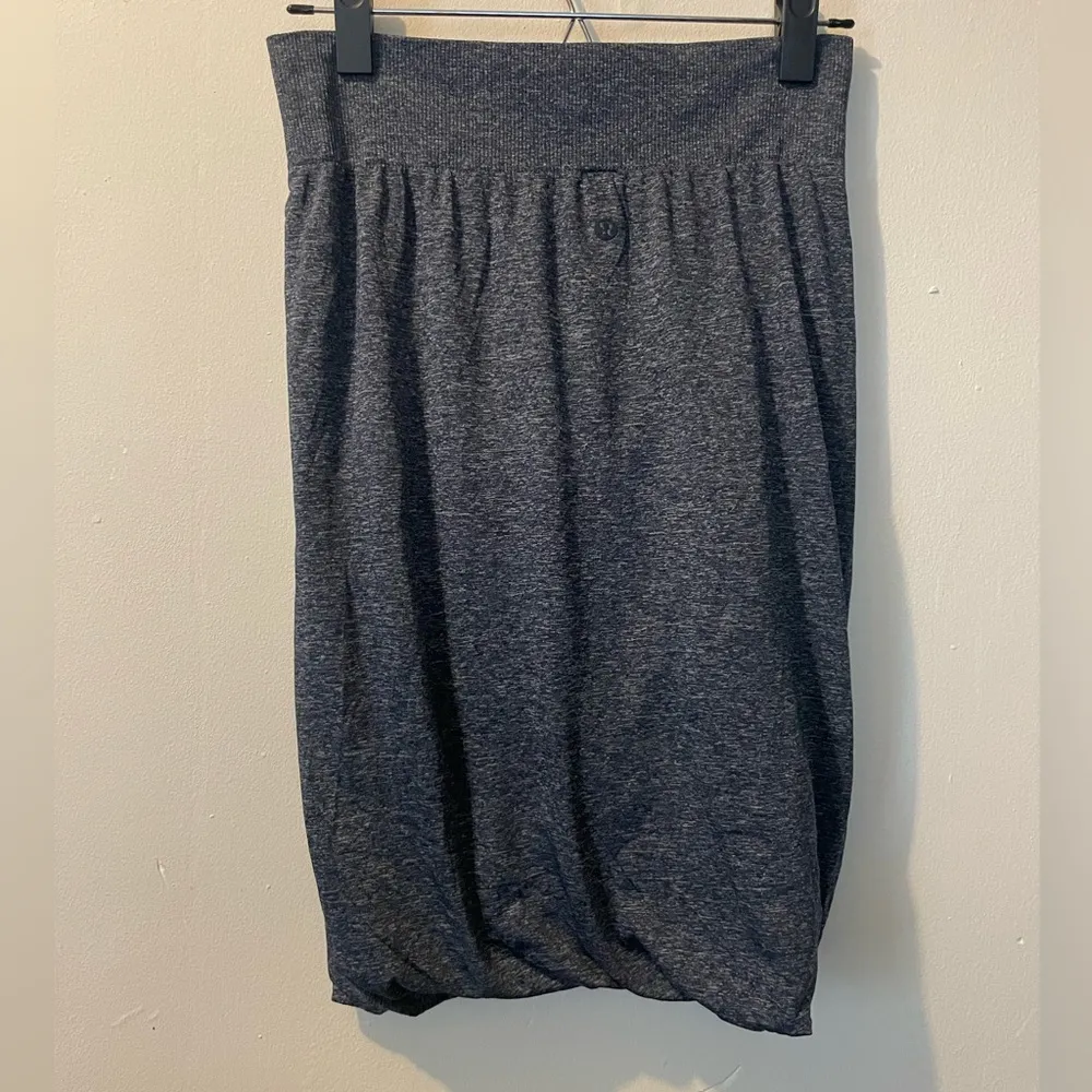 Lululemon Boulevard Bliss Skirt in true navy and white size 8 - Image 8
