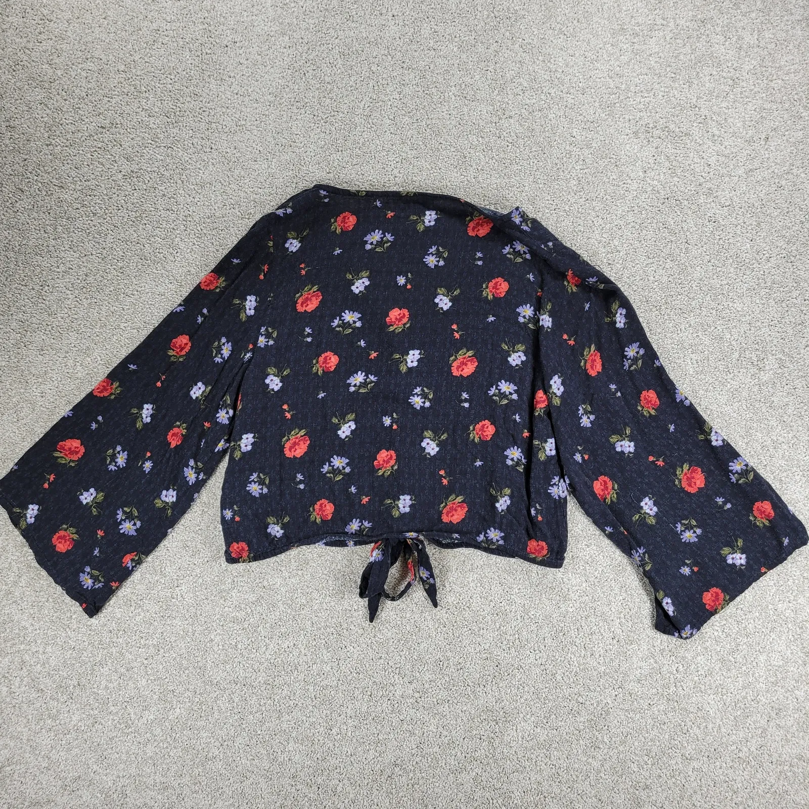 American‎ Eagle Outfitters Cropped Top Womens M Black Floral Button Ties Flowy - Image 3