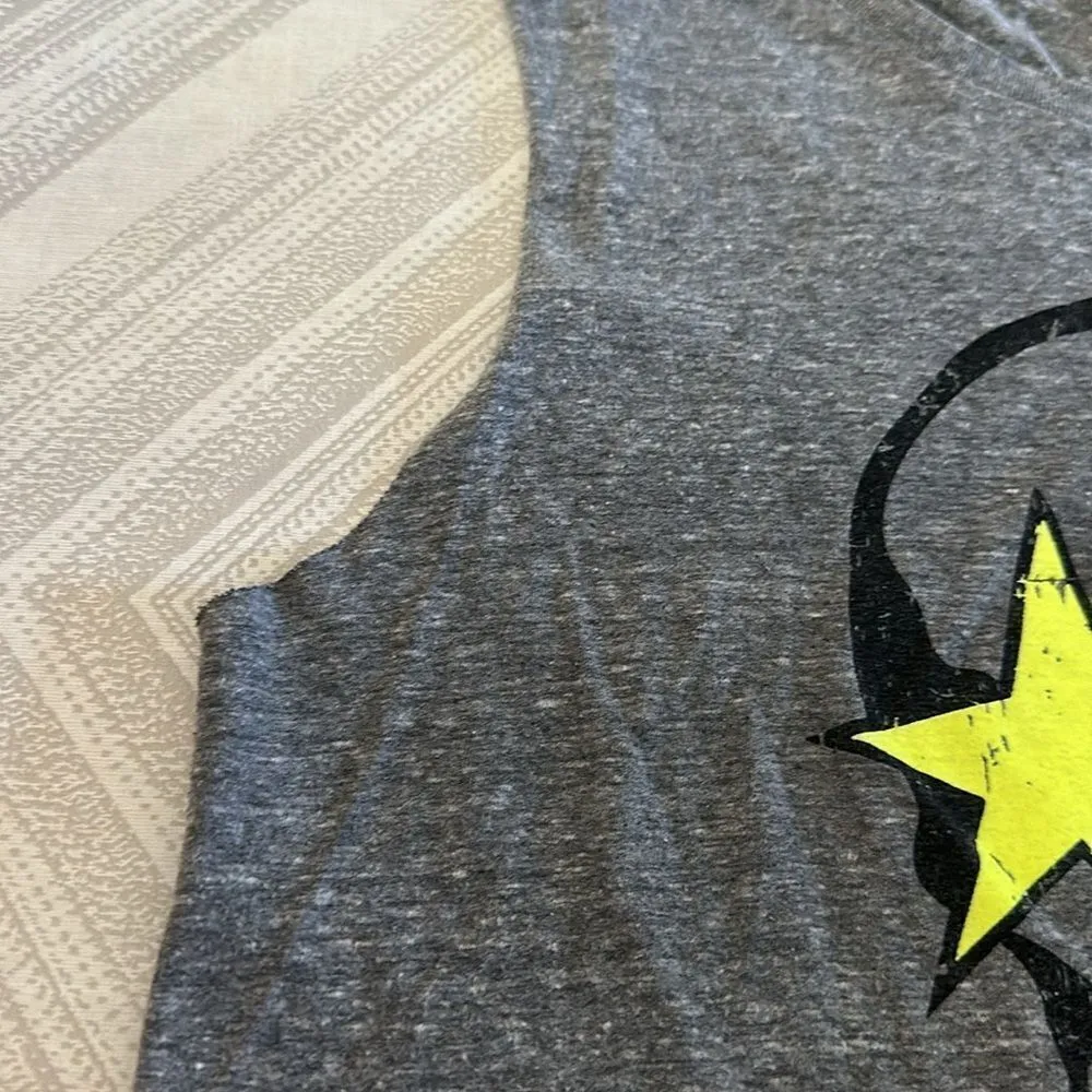 Chrldr Skull with Neon Yellow Stars Grey Tank Top - Image 4