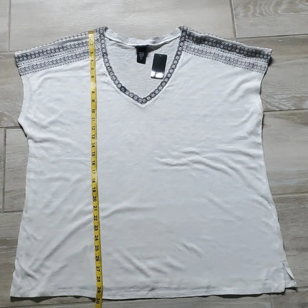 NWT Torrid Embroidered V-Neck Dolman Sleeve Short Sleeve Top - Image 7