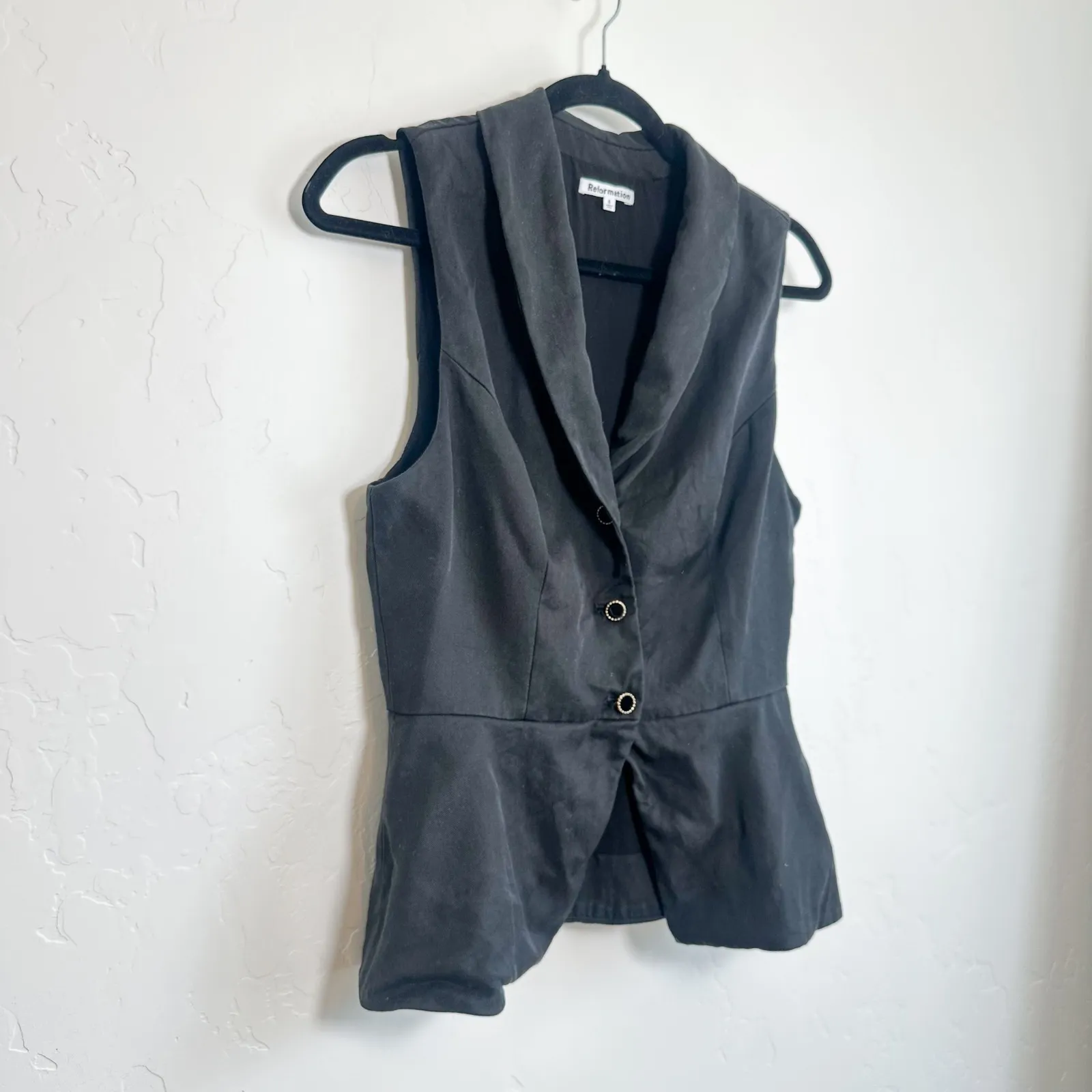Reformation |‎ Oakley Peplum Collared Fitted Vest with Velvet Buttons in Black - Image 9