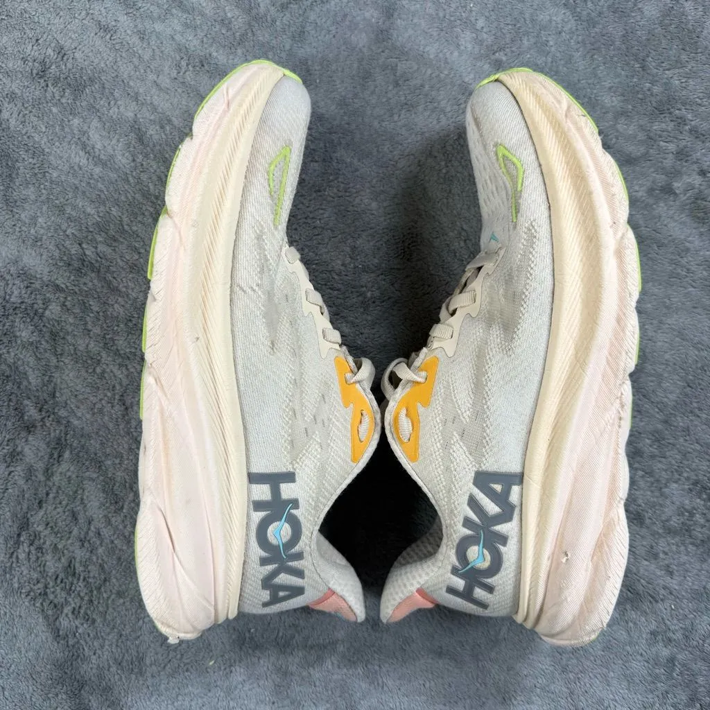 Women’s 8.5 HOKA ONE ONE Clifton 9 Running Shoe Vanilla Astral Workout Training - Image 5