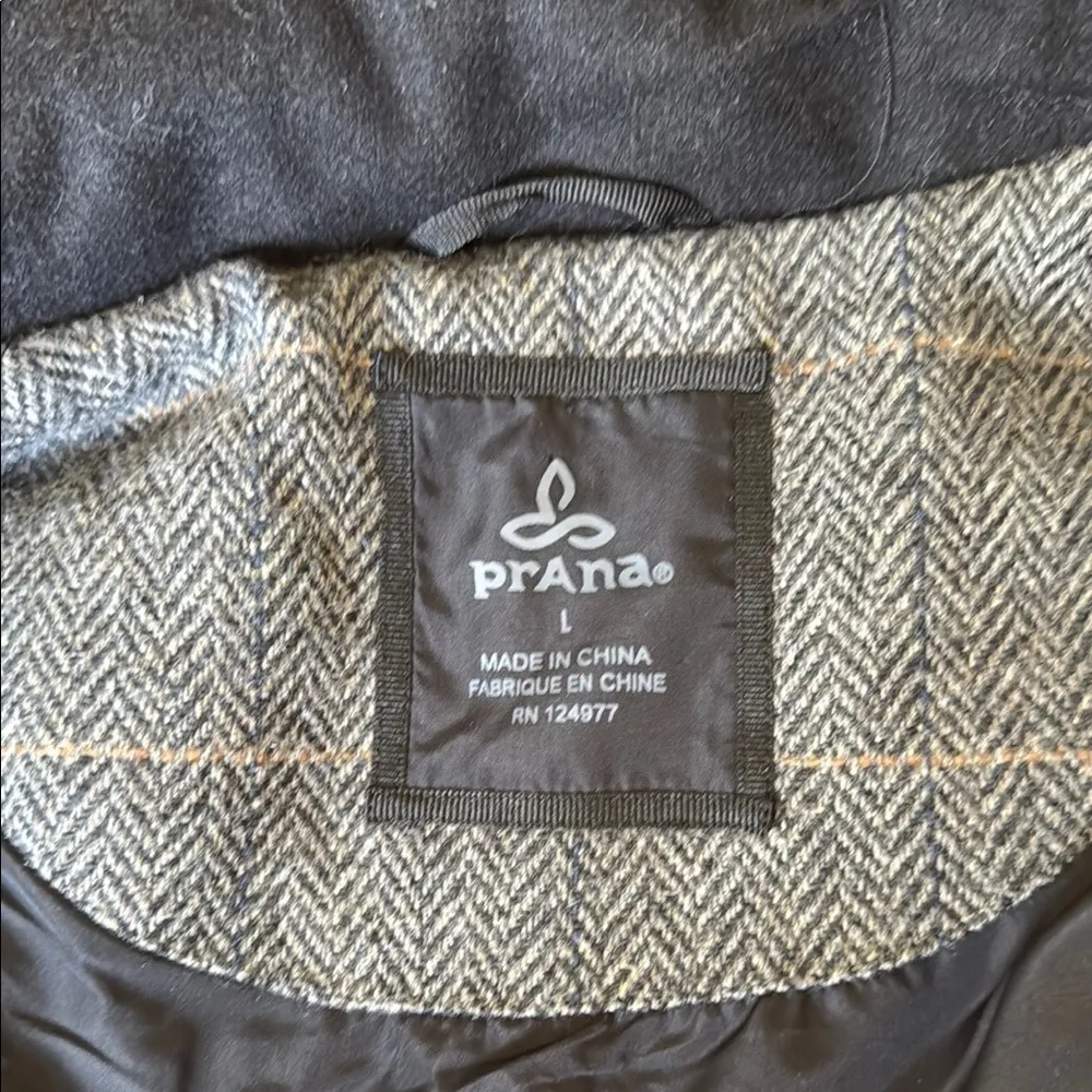 Prana Caprise Insulated Wool Blend Convertible Gray and Black Trench Coat - Image 11