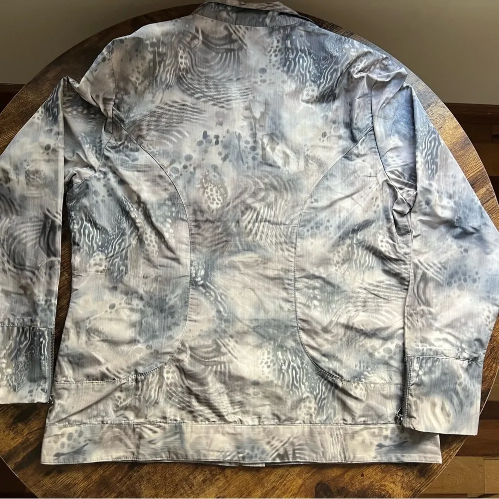 Zenergy by Chico’s woman’s lightweight jacket. Chicos size: 1, or M/8. Gray Size undefined - Image 7