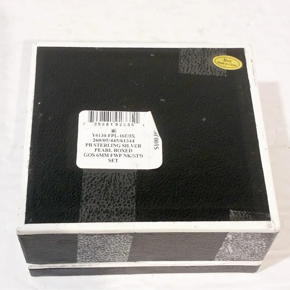 R.H. Macy & Co. Fine Jewelry Women's Sterling Silver Necklace And Earring Set - Image 3