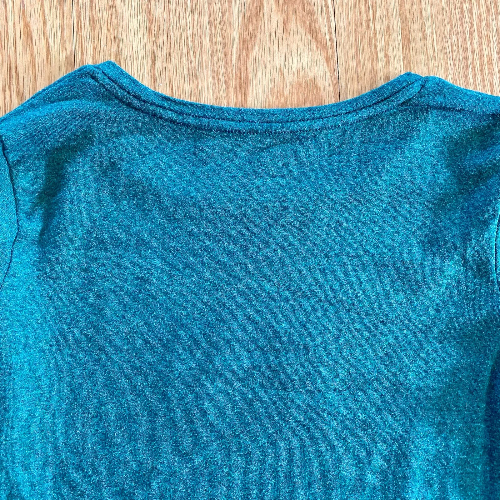 A New Day Green Christmas Holiday Graphic Shirt Womens Small - Image 13