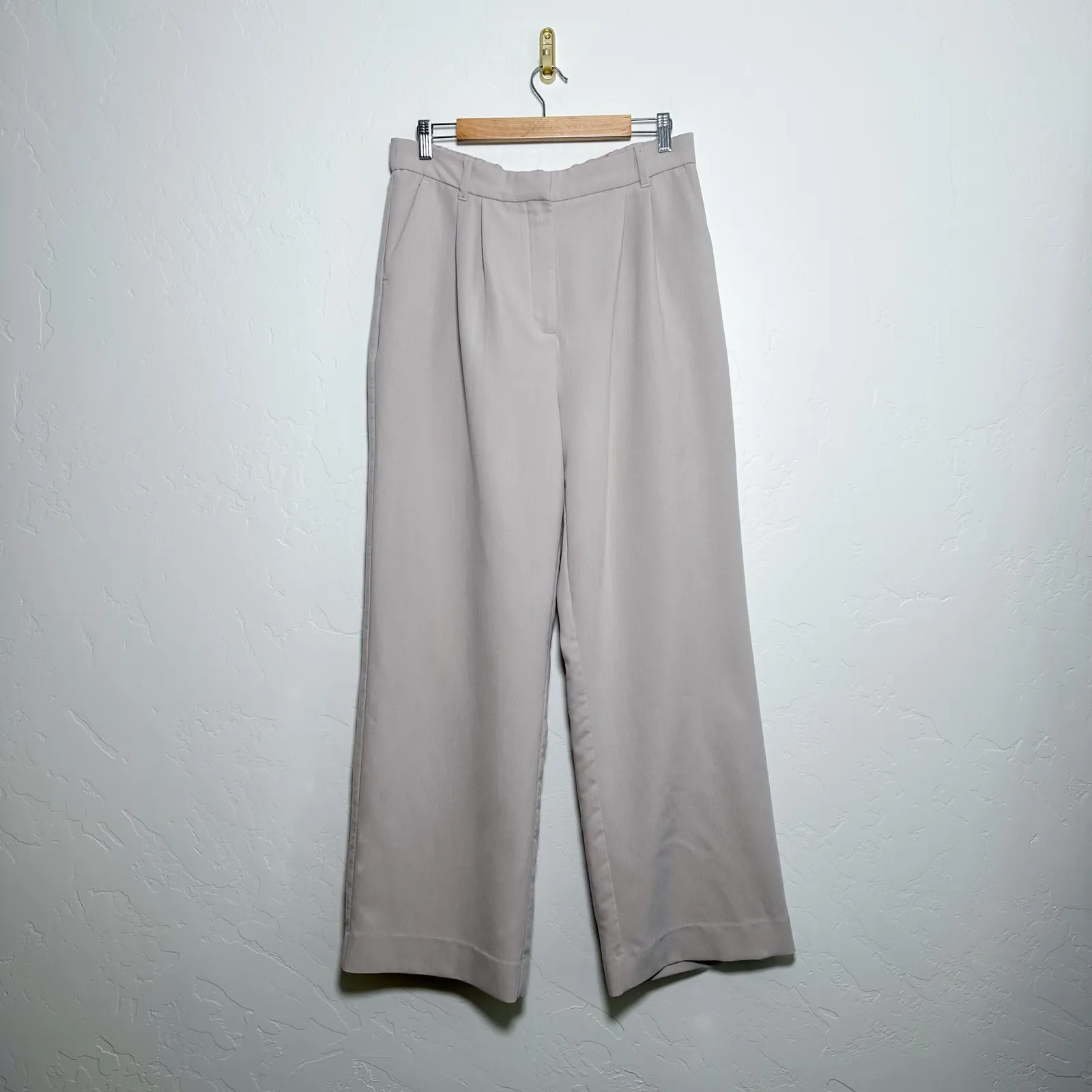 Abercrombie | Sloane Tailored Wide-Leg Straight Trouser Pant in Light Taupe - Image 5